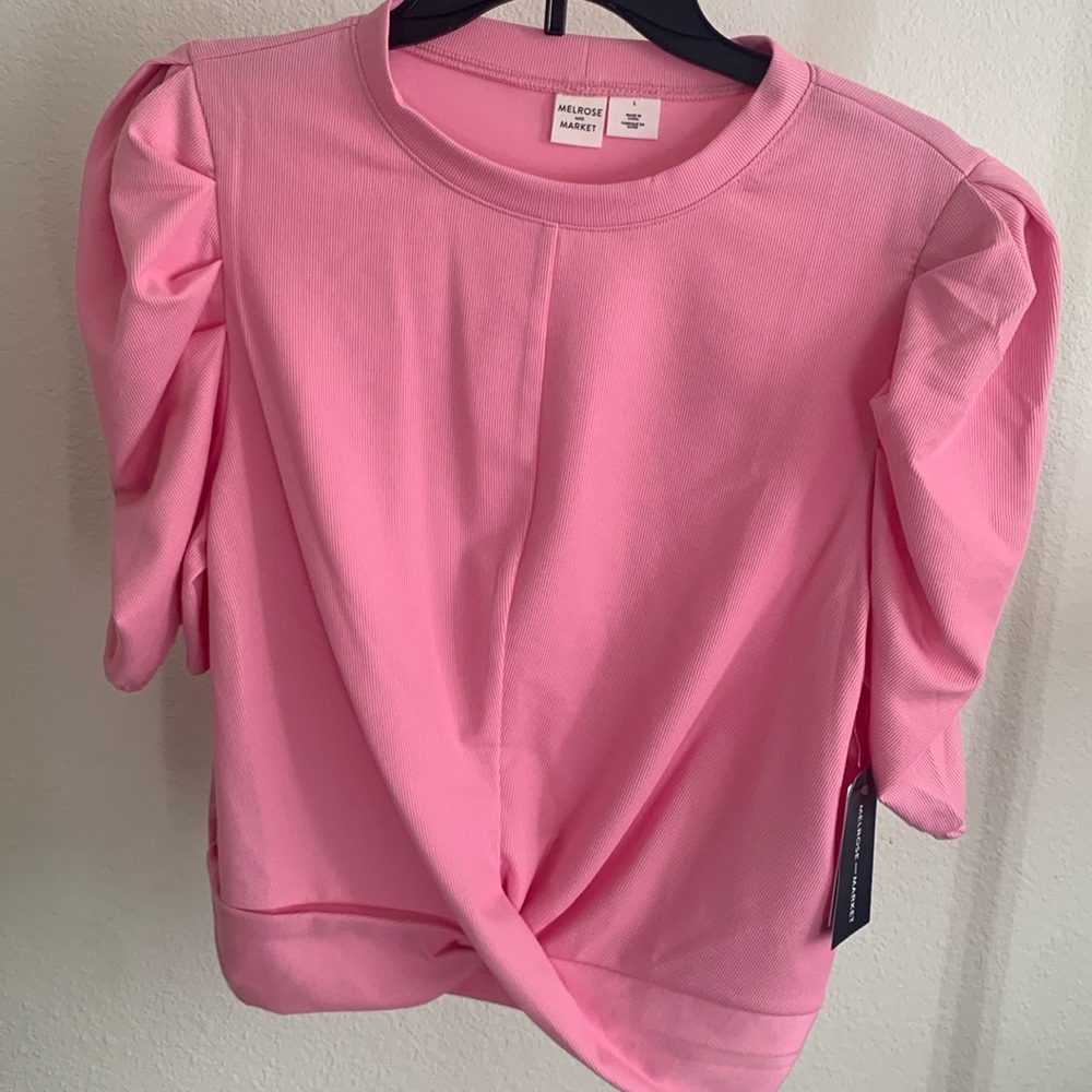 New with tags, pink short sleeve top women’s size large